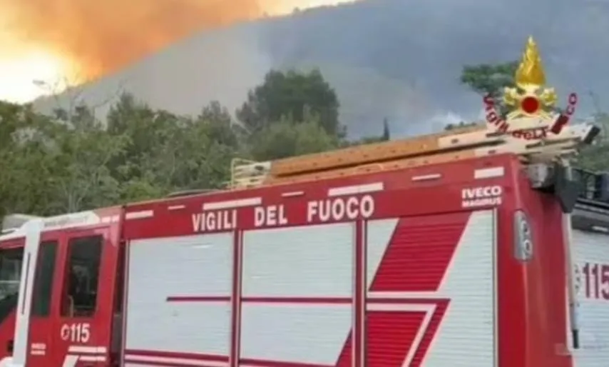 Incendio tra Ofena e Castel del Monte: richiesto l’intervento dei mezzi aerei