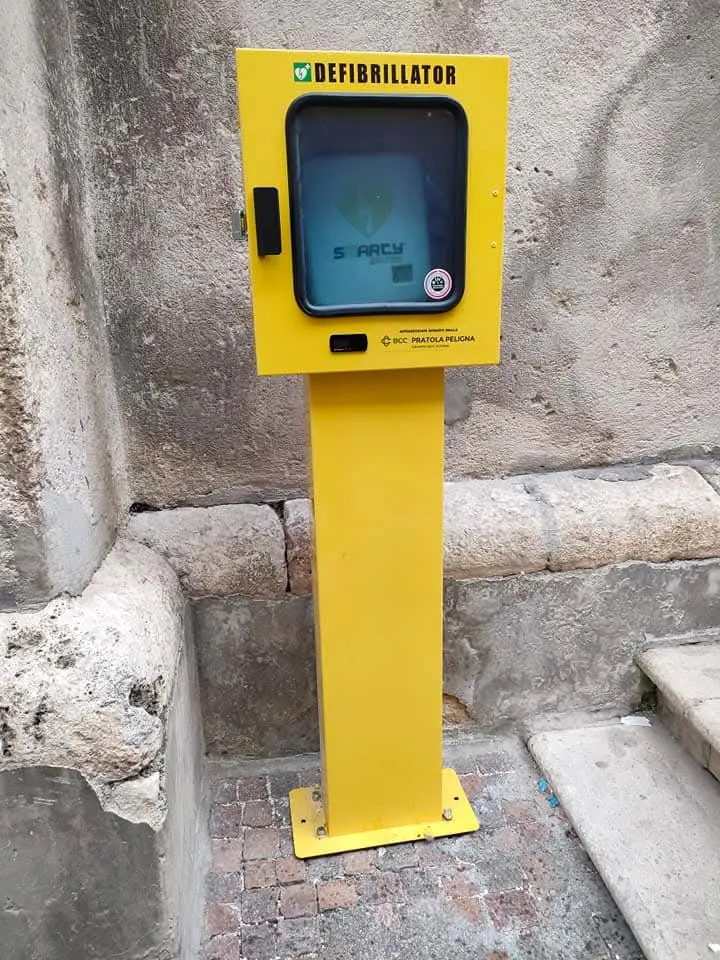 Morto in casa per un malore fatale. Il defibrillatore non funziona