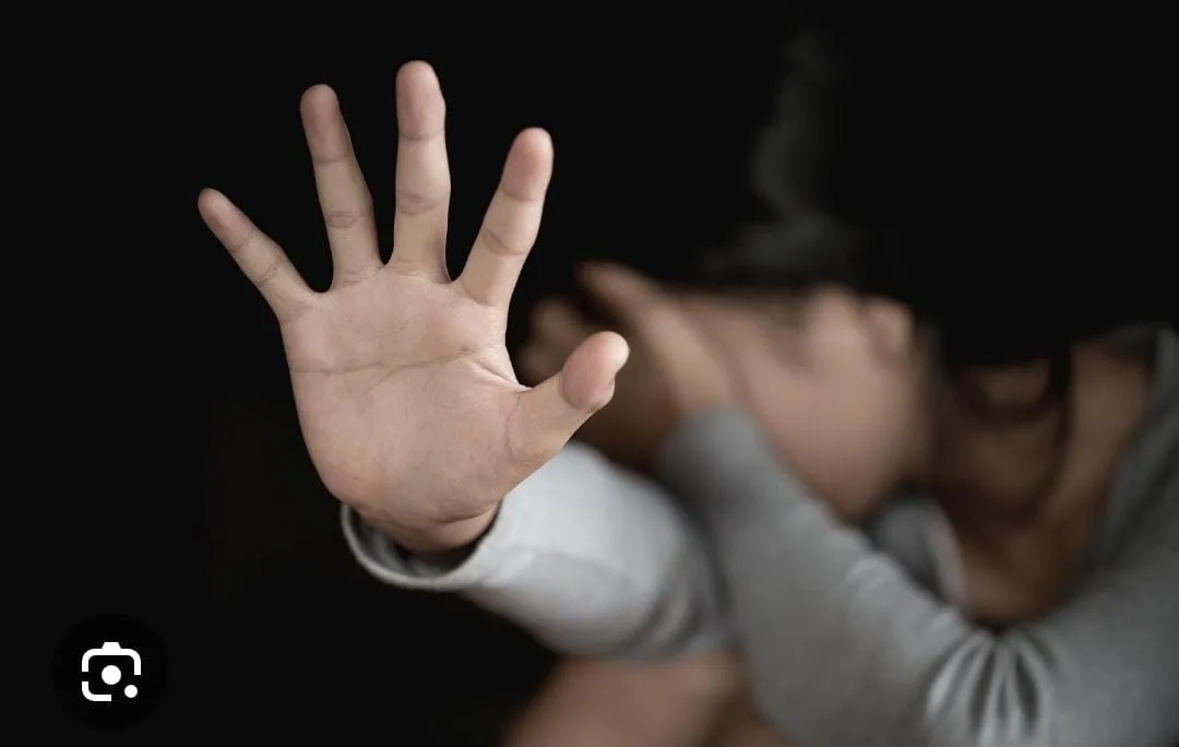 Passa la notte con una quindicenne e la violenta. Condanna bis a 5 anni e 4 mesi per un imprenditore