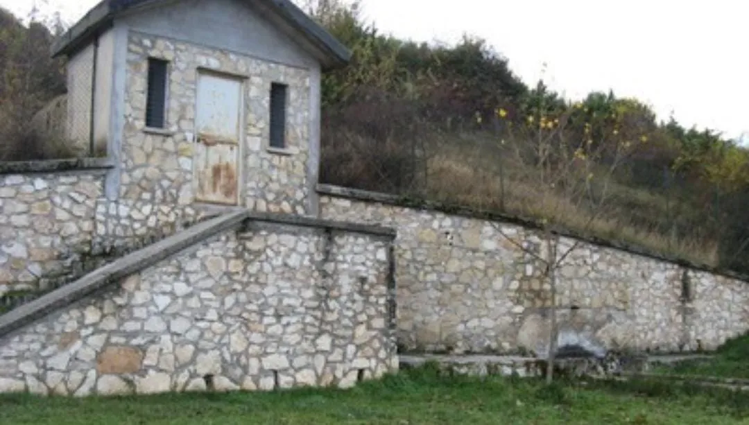 Non va al lavoro: pastore trovato cadavere nel rifugio. Indaga la Procura