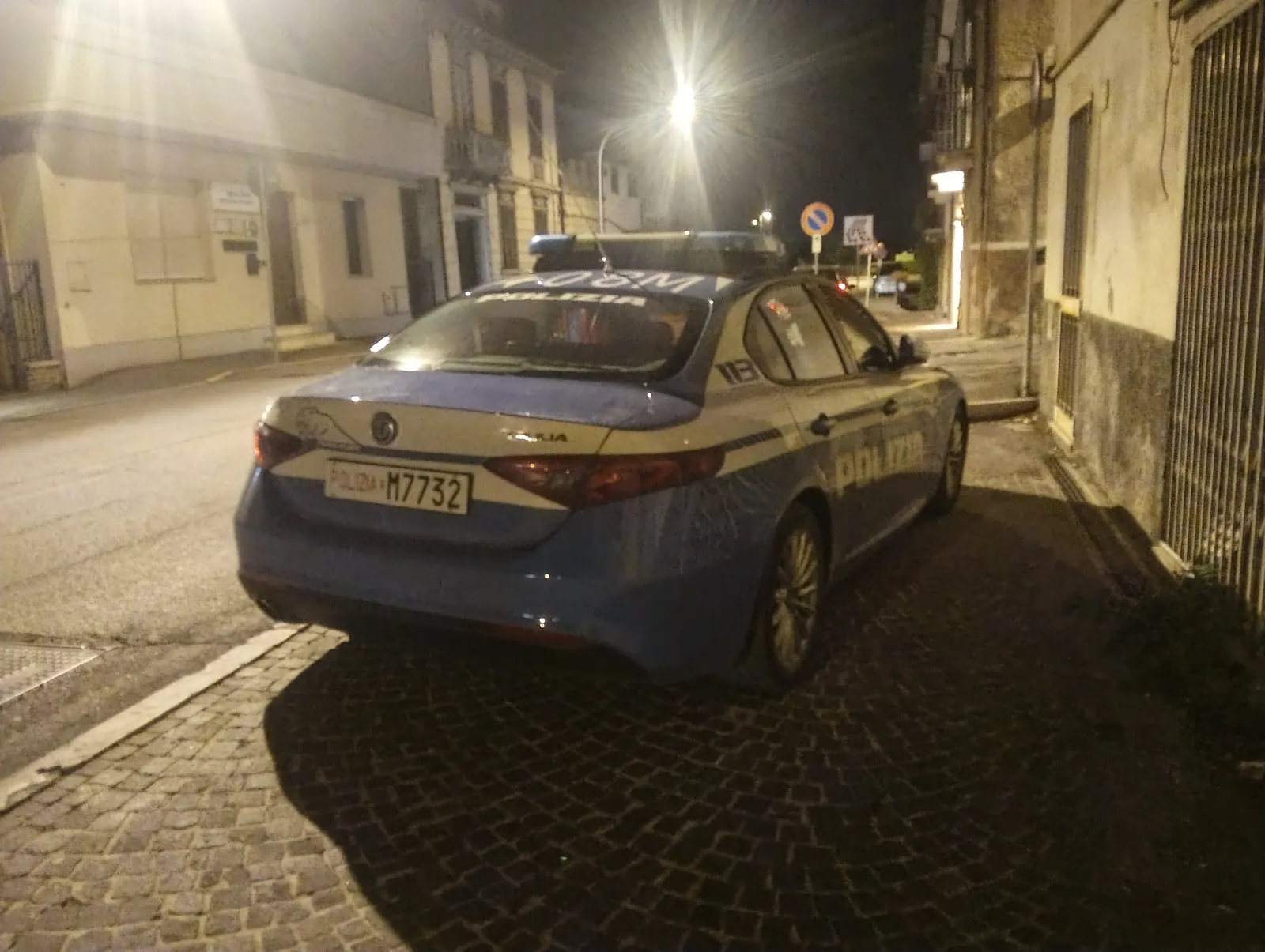 Tragica scoperta in via Cavour: 48enne trovato senza vita in casa. Indaga la Procura